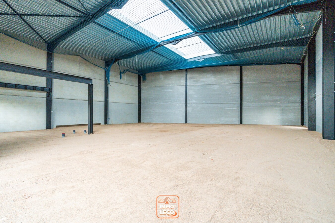 Entrepôt neuf de +/- 315m² dans un zoning à DOTTIGNIES 