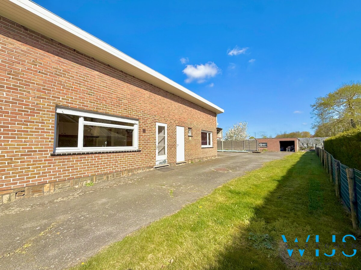 Open bebouwing op ruim perceel van 892m² te Ertvelde ! 