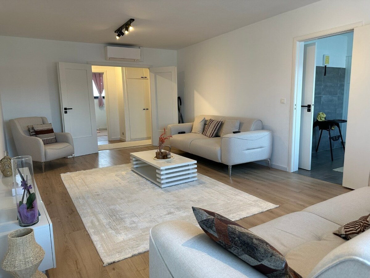 VERNIEUWD   appartement met 3 slaapkamers 