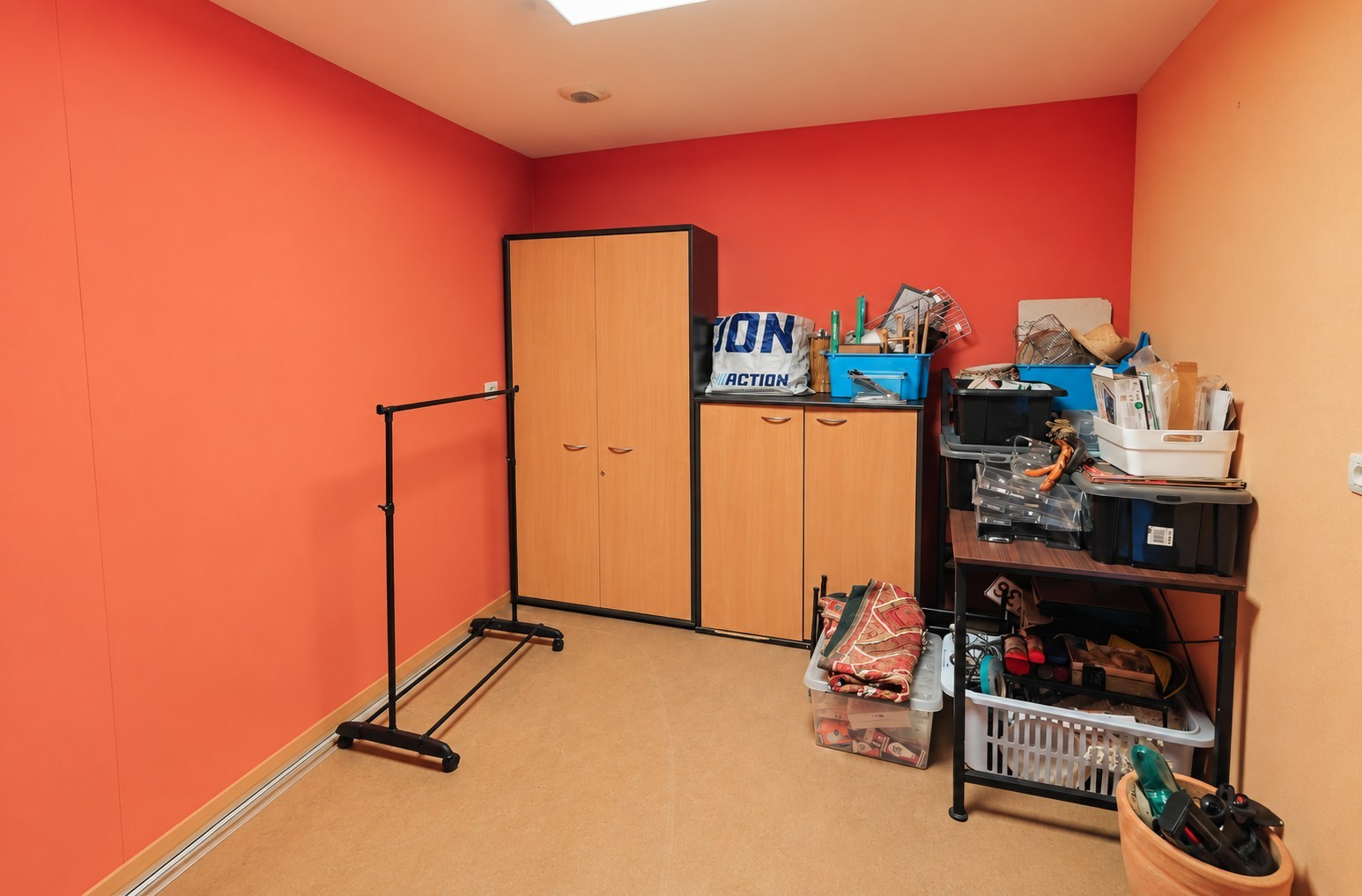 Bel-etagewoning met tuin, loods (450 m²) en tal van mogelijkheden 