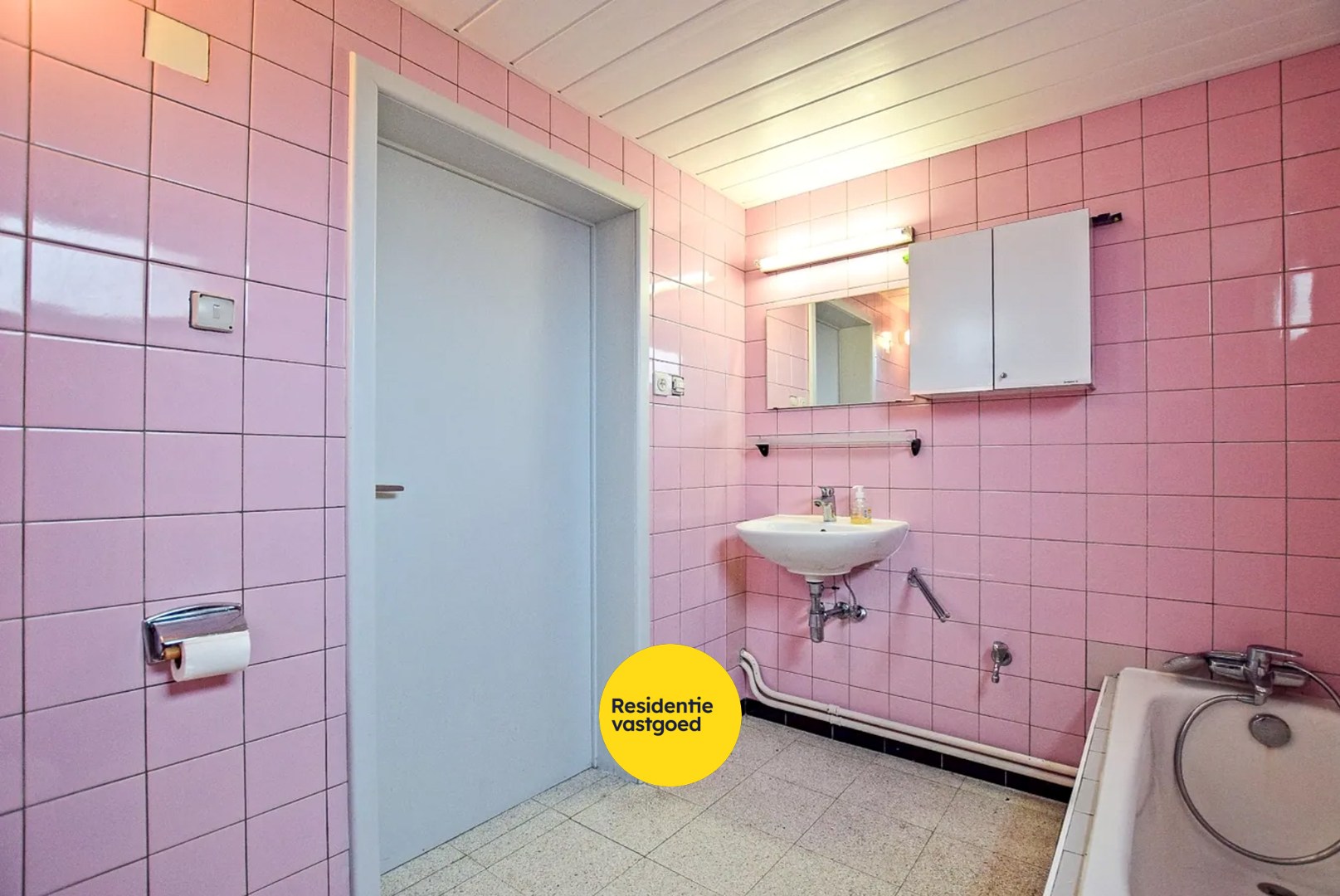 Te renoveren alleenstaande woning met 3 slaapkamers. 