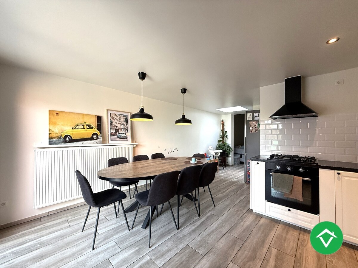 Prachtig gerenoveerde woning met 3 slaapkamers en tuin te Roeselare 