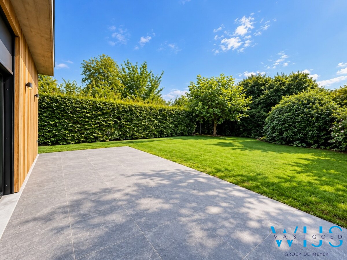 High-end gelijkvloers appartement met tuin te Lembeke ! 