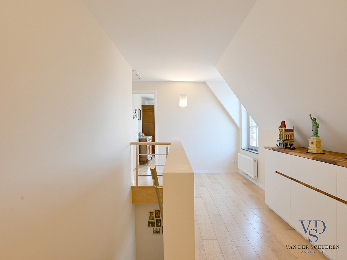 Recente, stijlvolle villa in rustige verkaveling ! 