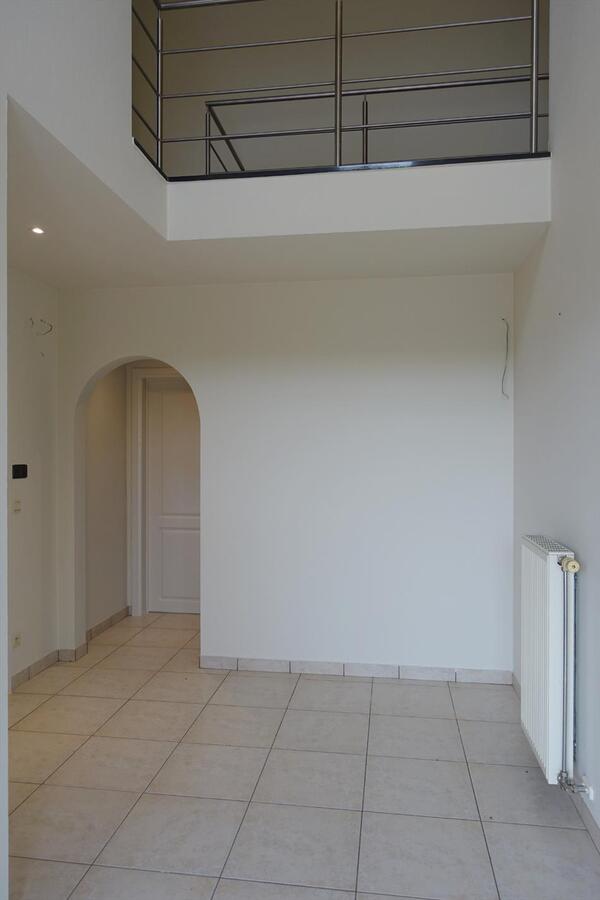 Zeer ruime villa gelegen te Bekegem 