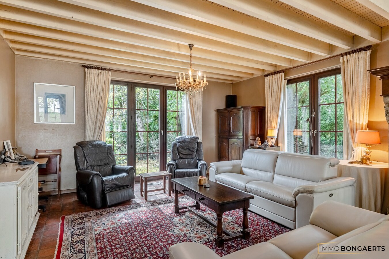 Prachtige villa met praktijkruimte en royale tuin in Houthalen-Oost 