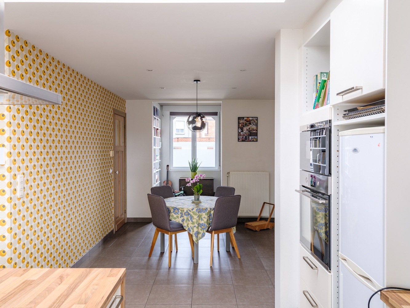 Volledig afgewerkte woning met grote tuin op toplocatie! 