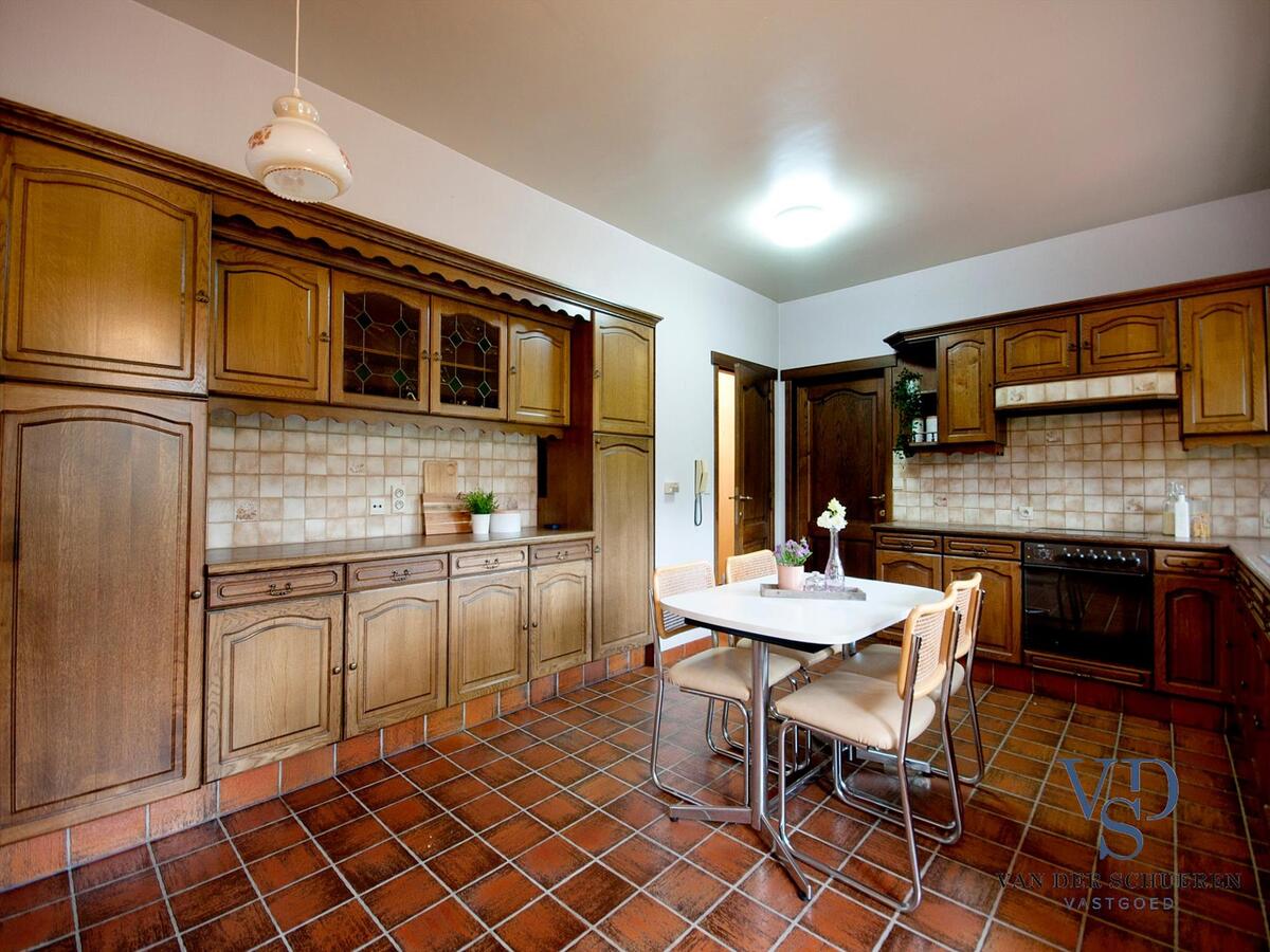 Degelijke villa op bijna 5000 m2 - exclusieve ligging nabij de Schelde in doodlopende straat ! 