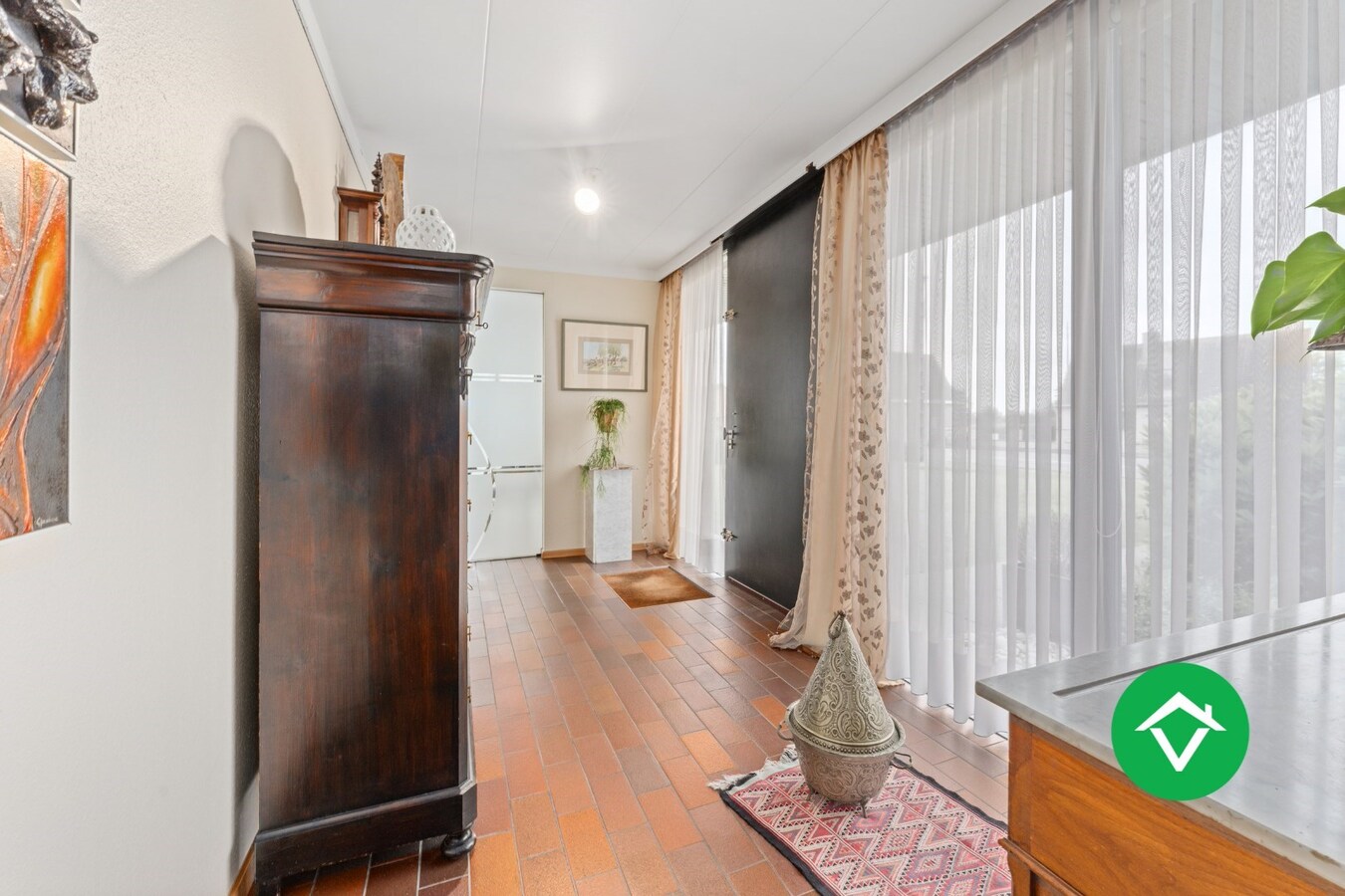 Alleenstaande woning met 4 slaapkamers en dubbele garage te Koekelare 