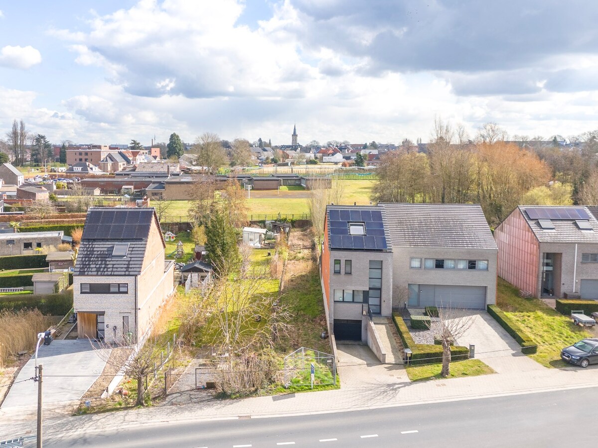 Strategisch gelegen bouwgrond voor gesloten bebouwing te Lede 