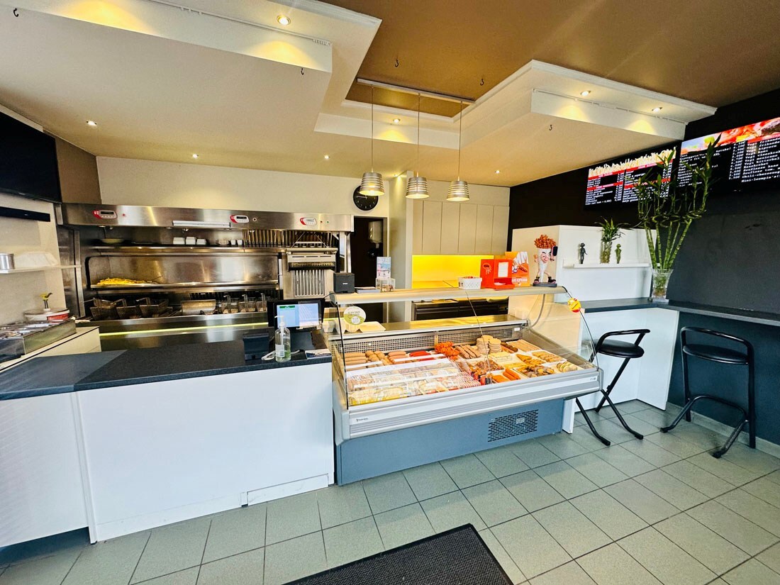 Aantrekkelijke opbrengsteigendom in het hart van Kuringen! 