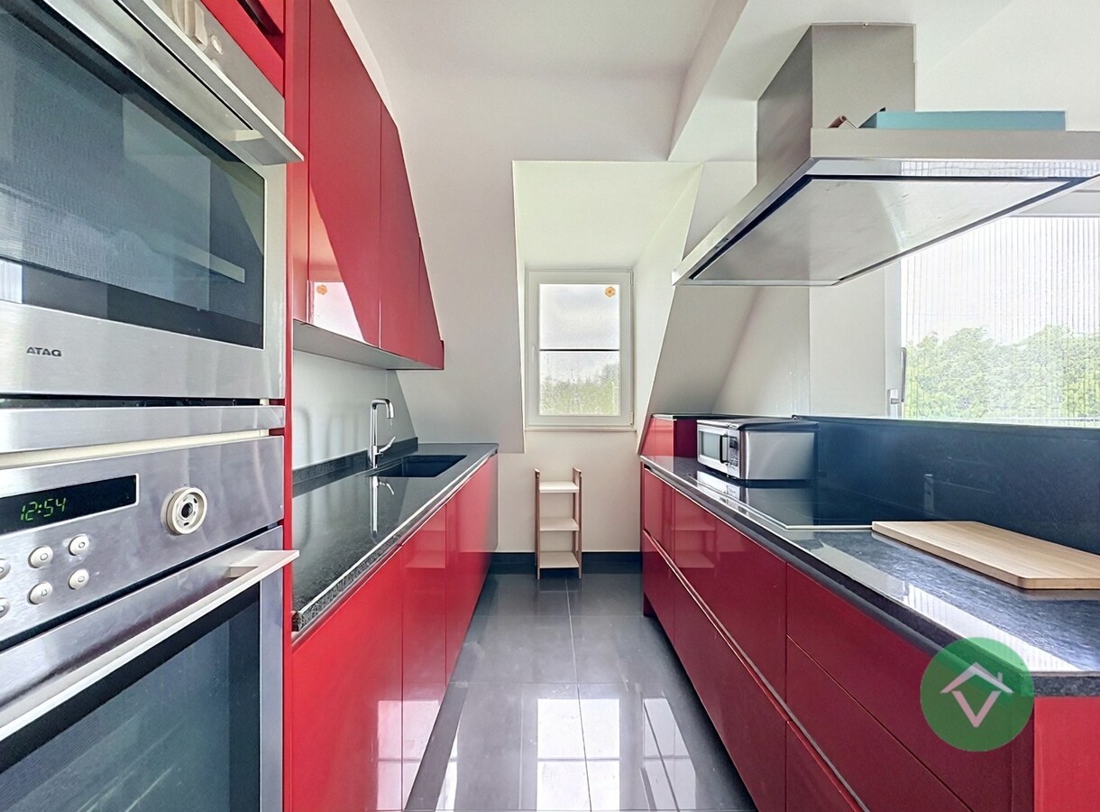 Lichtrijk appartement met garage en prachtig zicht op het park ’t Oosthof te Koekelare 