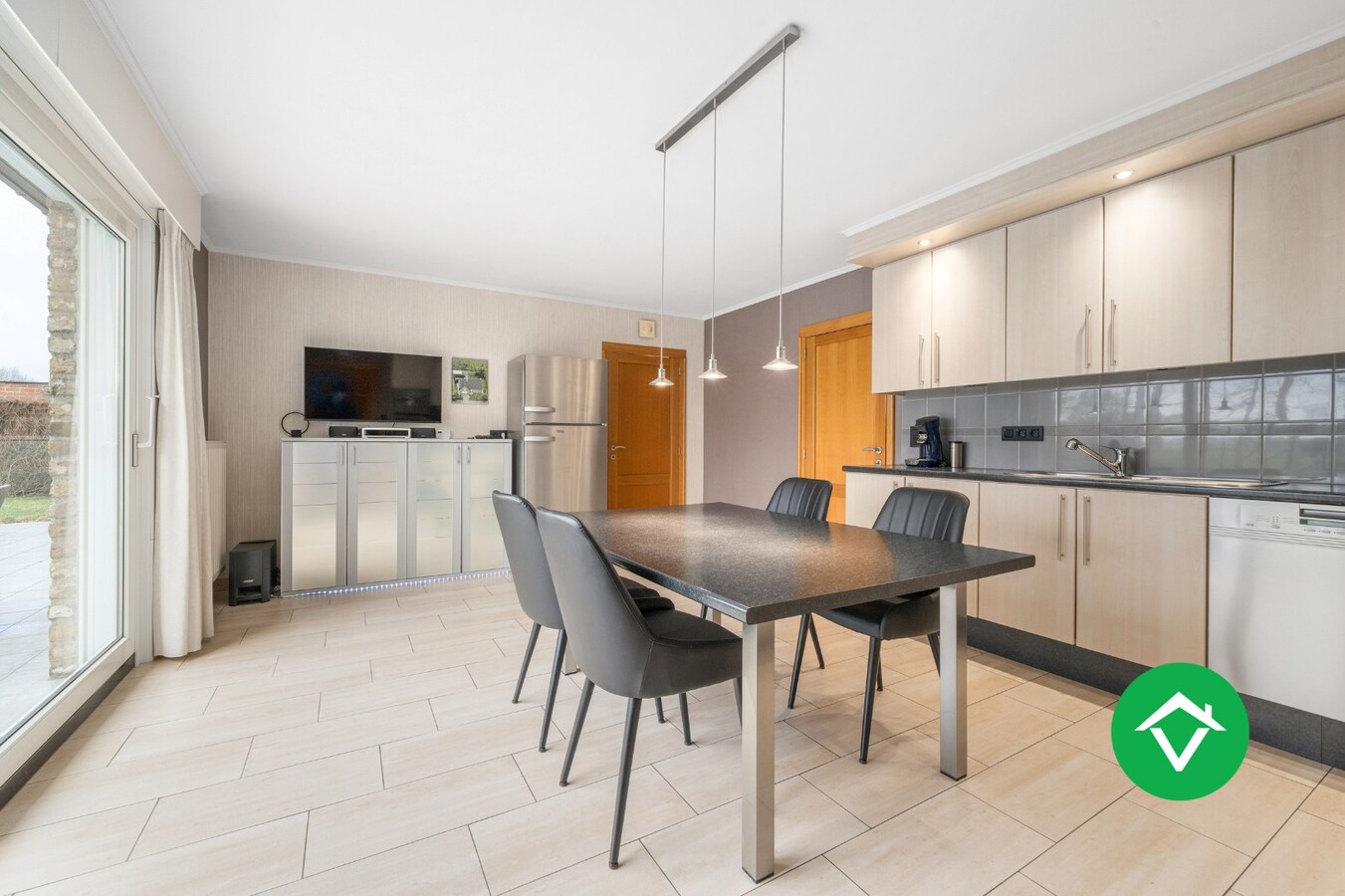 Alleenstaande woning met 4 slaapkamers te Ichtegem 