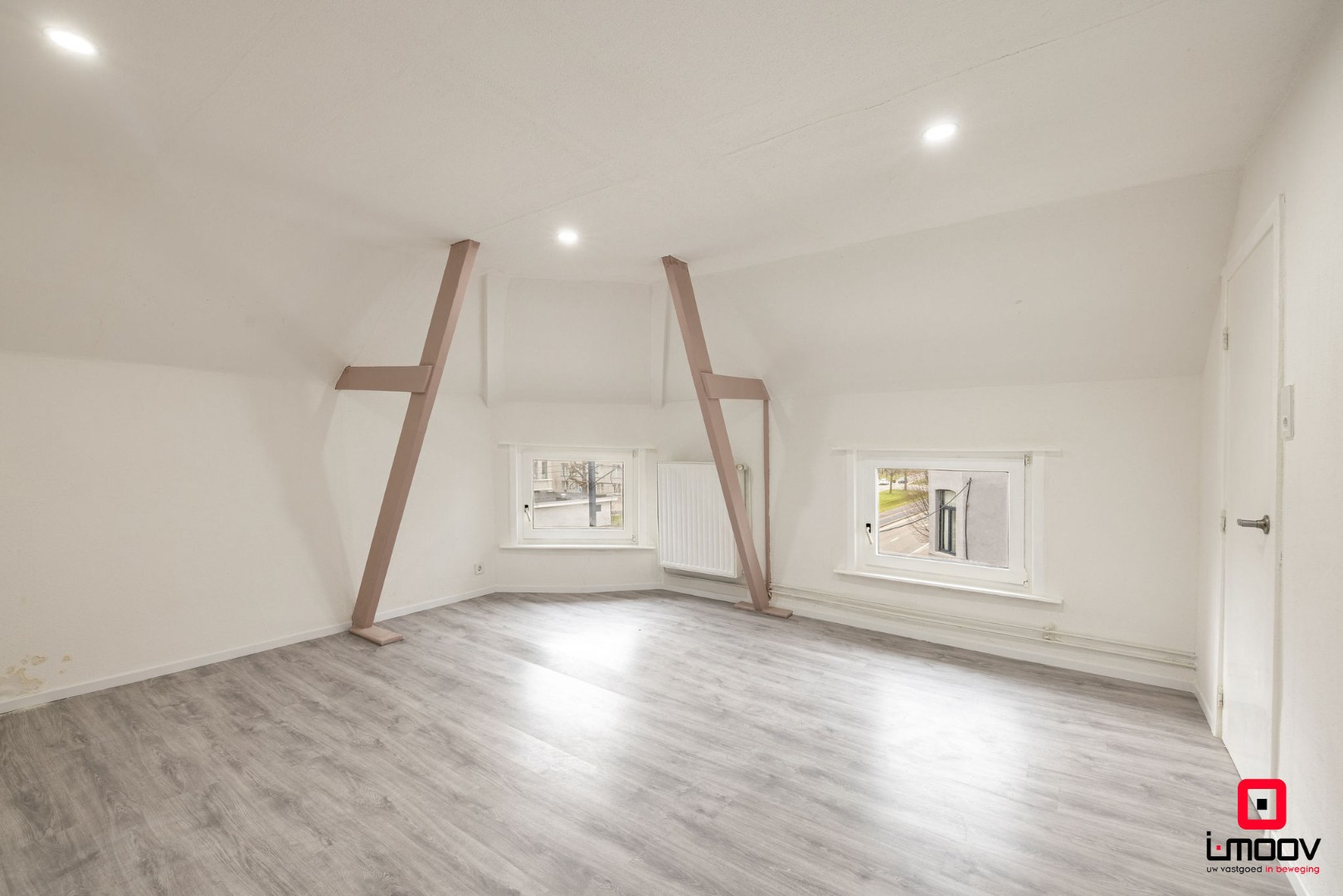 Stadswoning met vier slaapkamers en potentieel op absolute topligging (Mobiscore 9,2/10) 