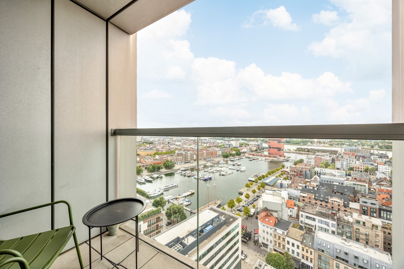 Modern appt. met terras en zicht op het MAS op 't Eilandje! 