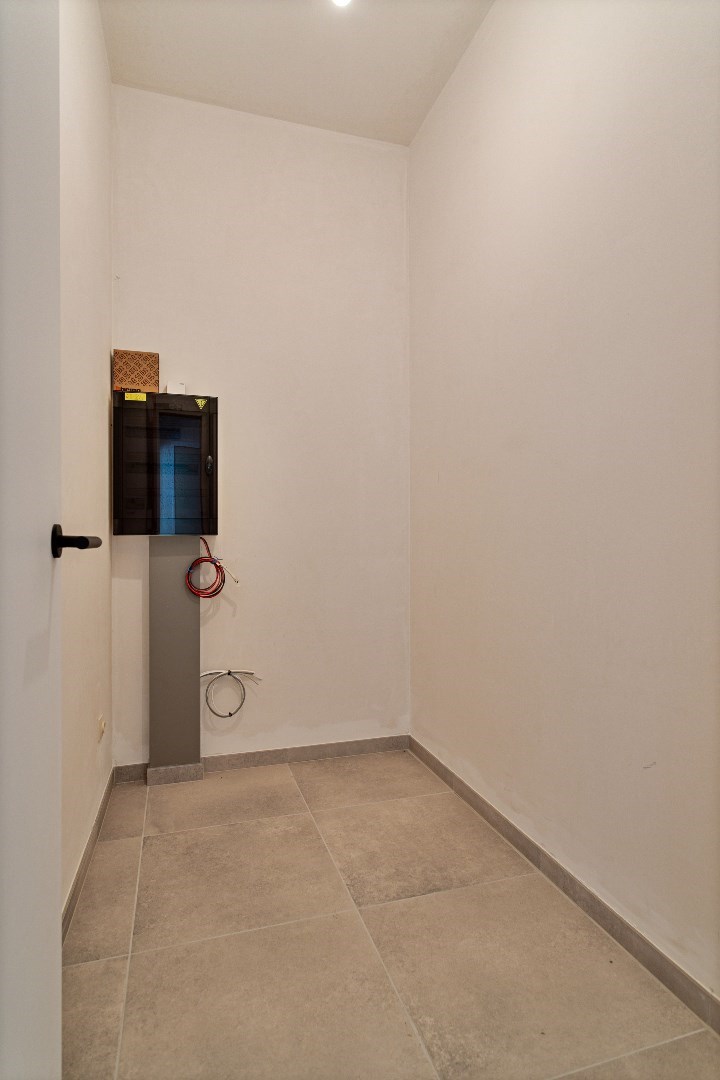 Volledig afgewerkt appartement met 2 slaapkamers en terras. 