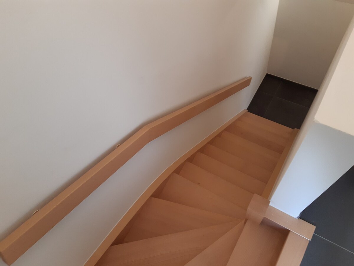 Degelijke, goed gelegen woning. 