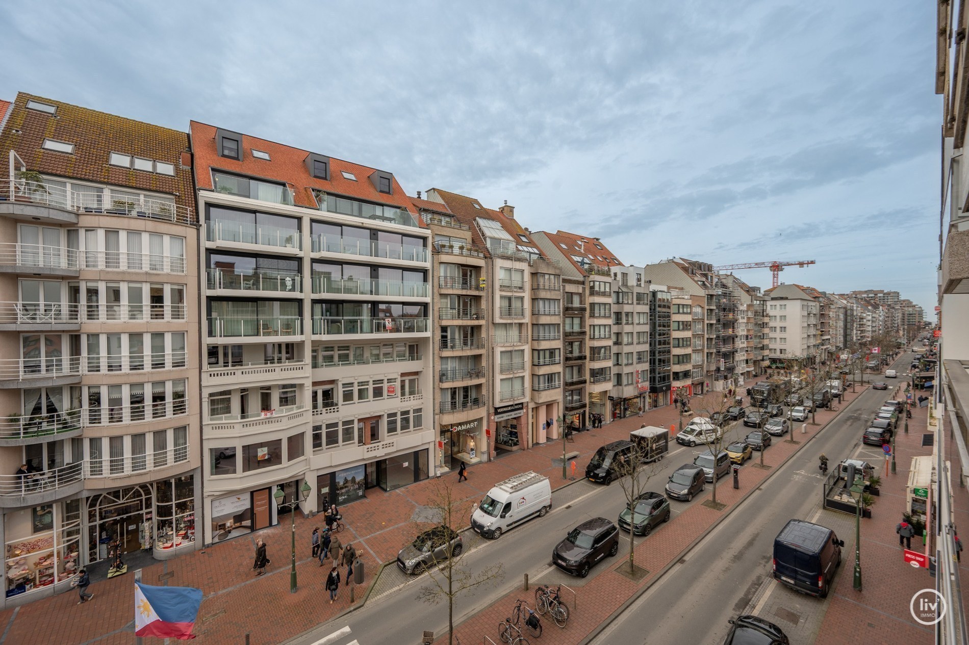 OPENDEURDAG Zaterdag 19/09, tussen 11U en 13u (Jozef Mommenstraat 1): Prachtig gerenoveerd 2-slaapkamer-(hoek)appartement vlakbij de Lippenslaan te Knokke 