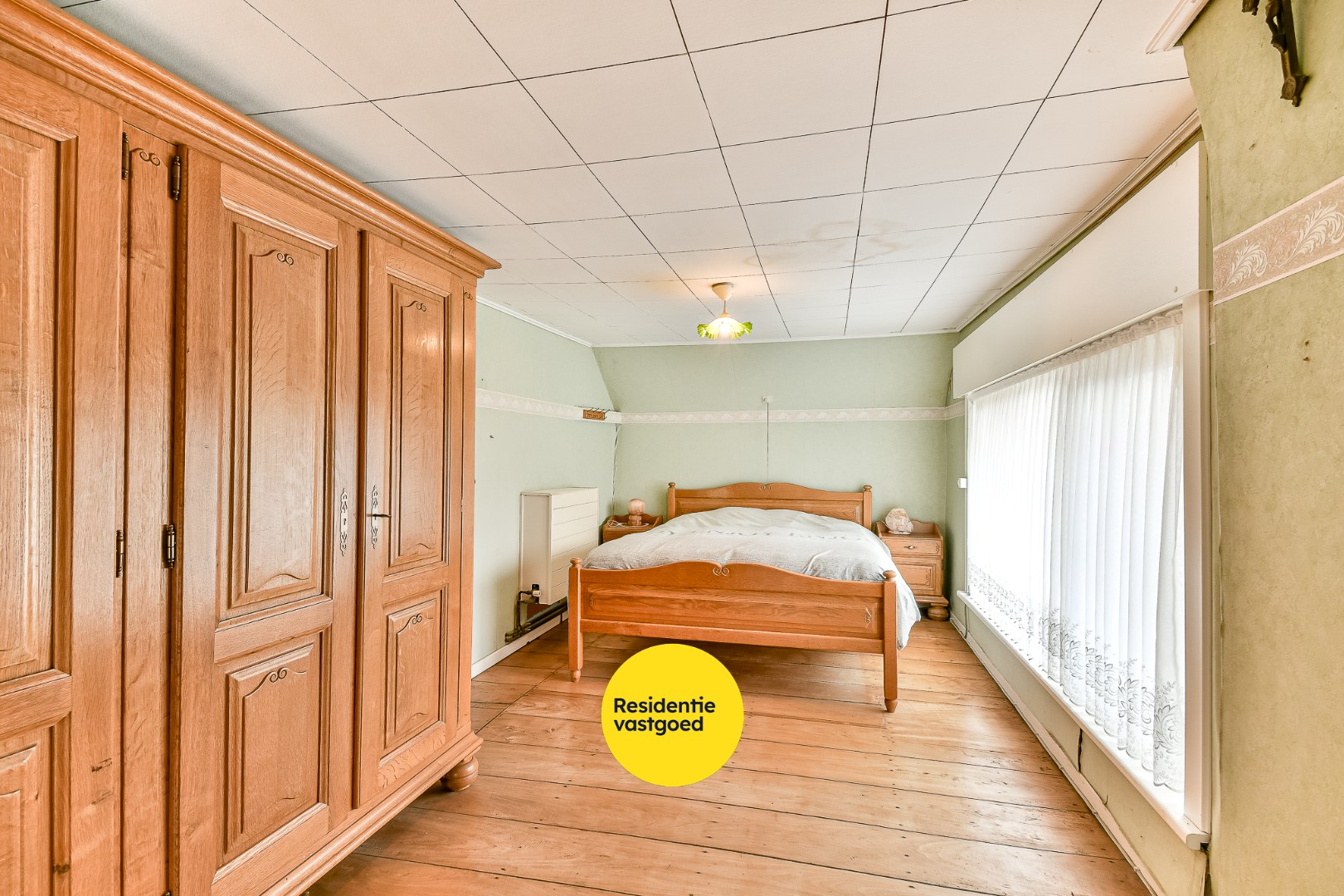 Te renoveren open bebouwing op ruim perceel van 1.300 m² met tal van mogelijkheden 