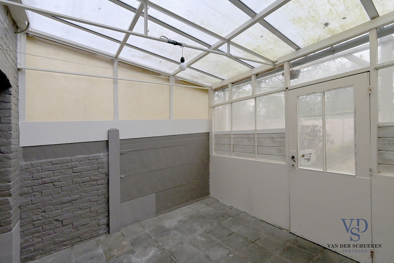 Te renoveren gezinswoning. 