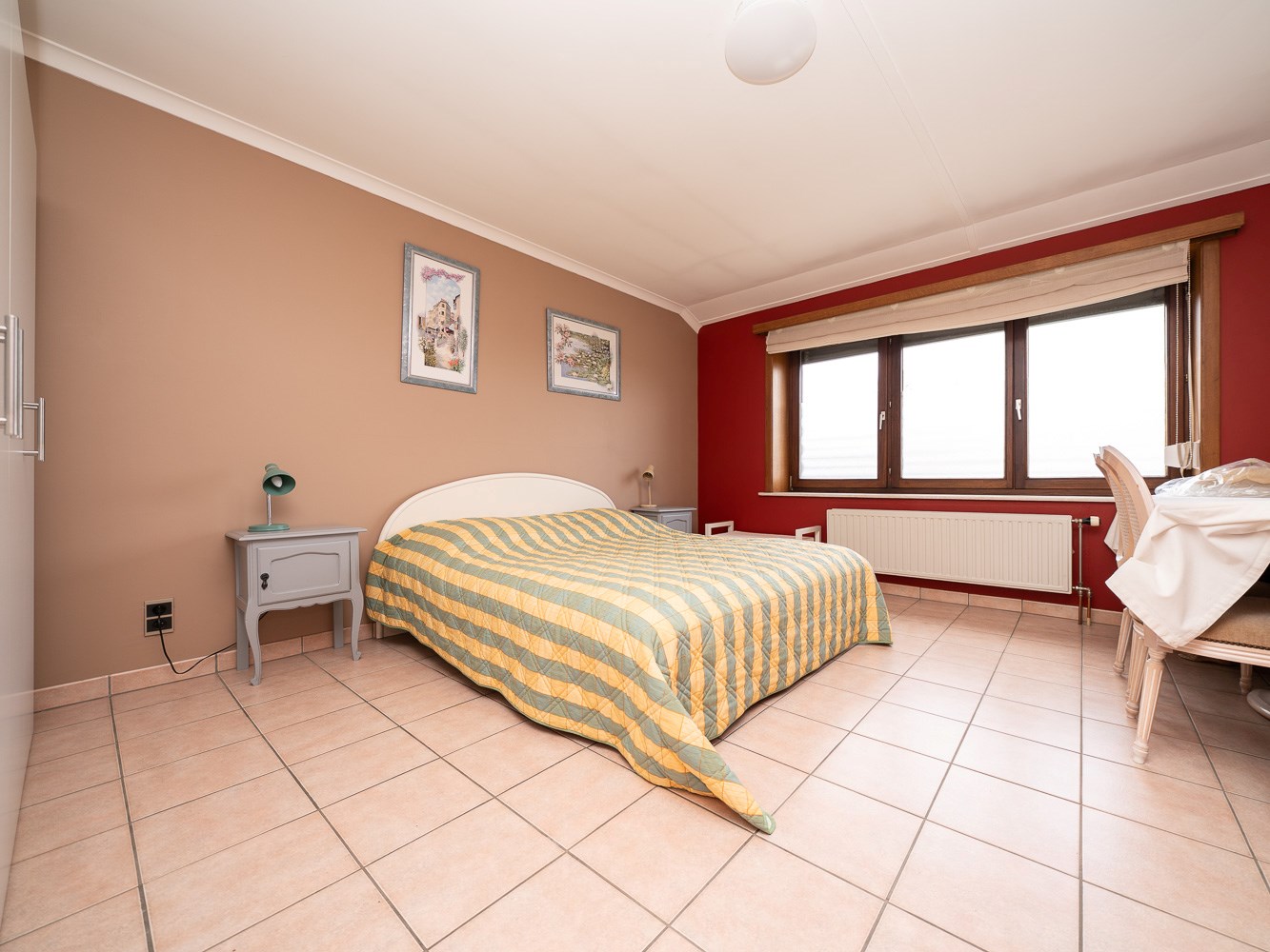 Ruime woning met 3 kamers en dressing, garage en tuin 