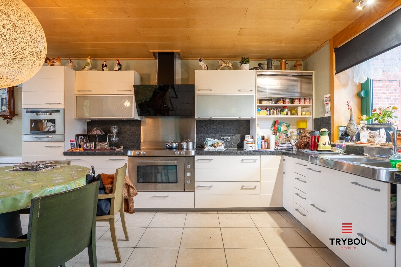 Open woning op ruim perceel in Jonkershove 