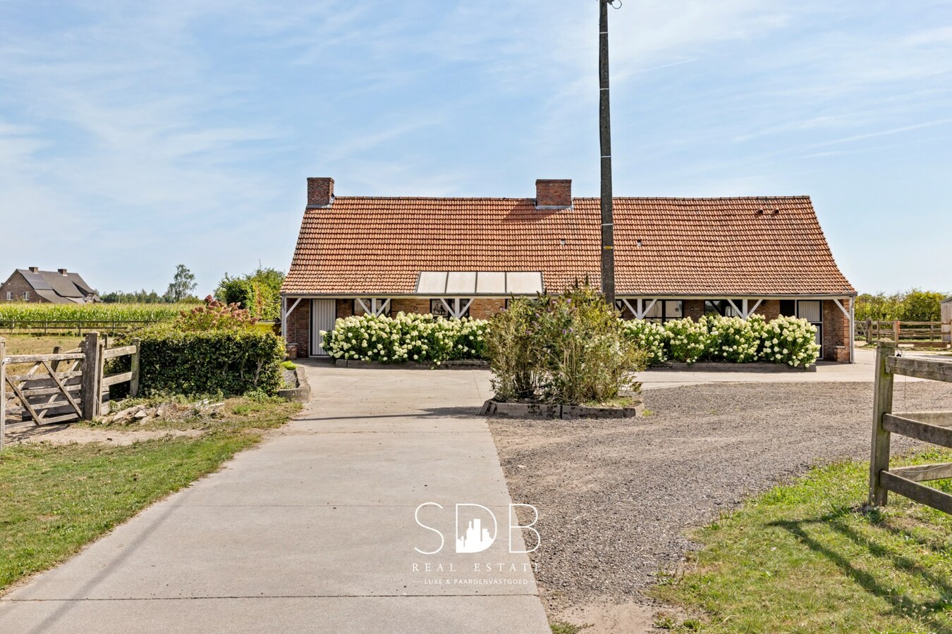 Prachtige landelijke woning met hippische accommodatie op 2,5hectare 
