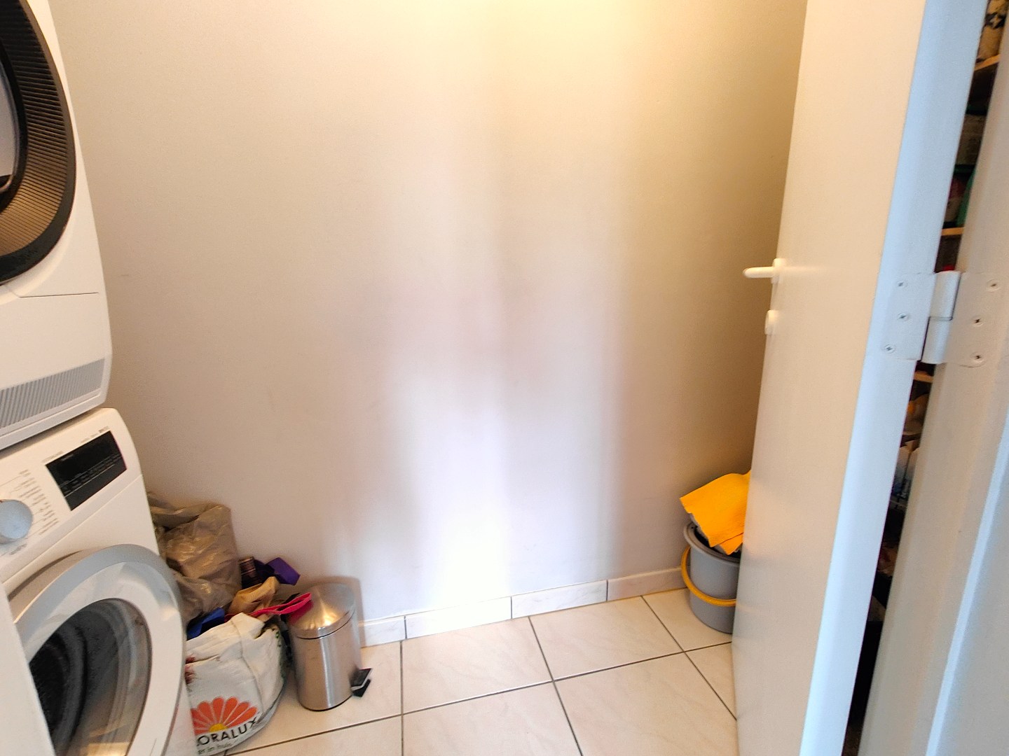 kwalitatief appartement met autostaanplaats in centrum Tielt 