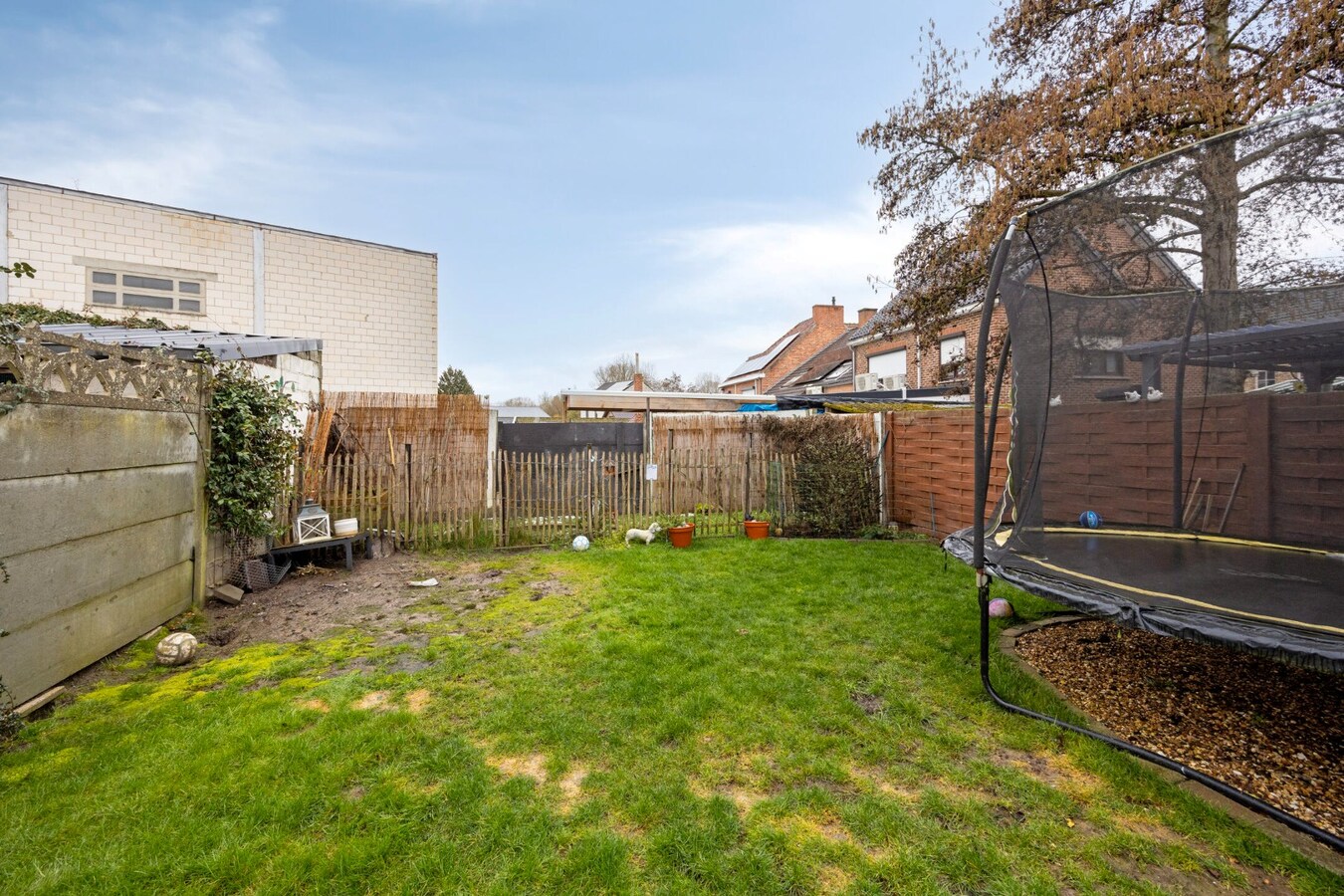 Instapklare woning met 3 slaapkamers en tuin. 