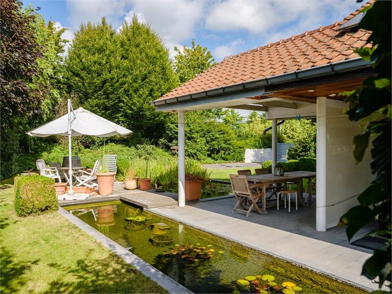 Tijdsloze villa in één van de mooiste villawijken van Roeselare 