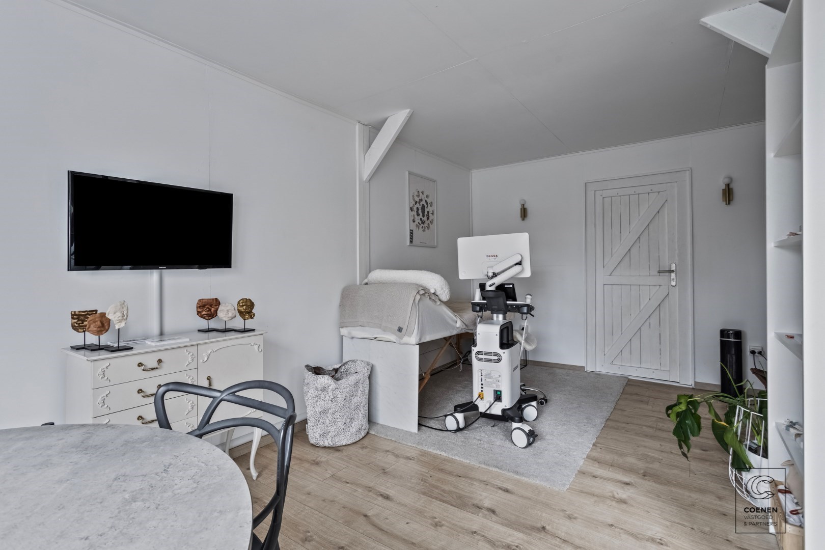 Prachtig verder af te werken HOB van 320 m² in een doodlopende straat! 