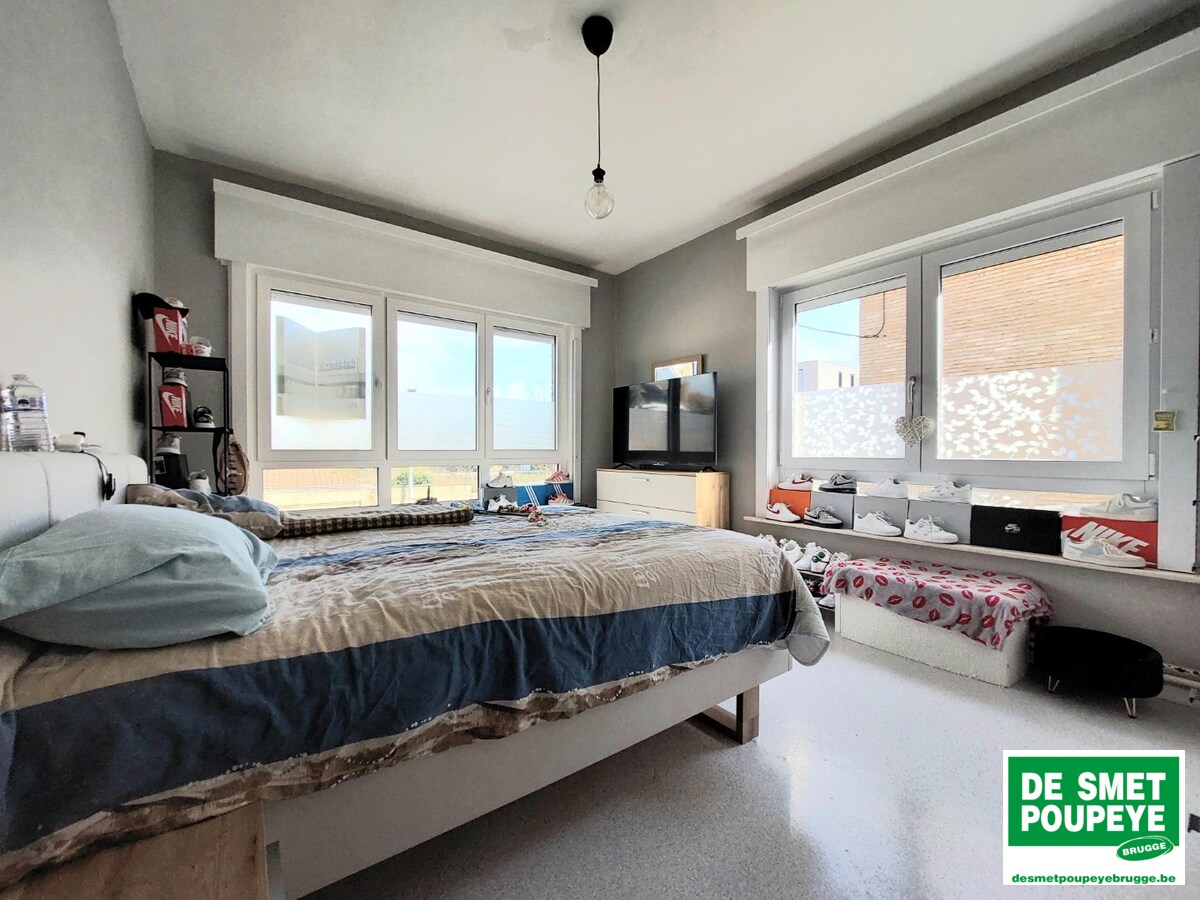 Appartement met terras en garage 