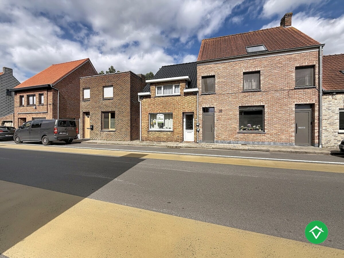Woning met twee slaapkamers en tuin te Eernegem 