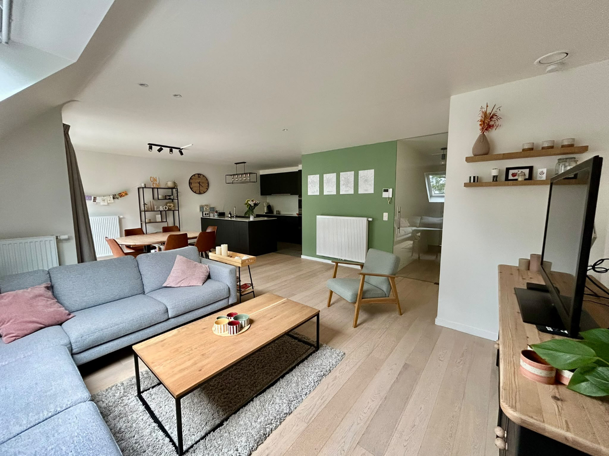 Lichtrijk 2-slaapkamerappartement met parkzicht, zonnig terras en ruime zolder en EPC A! 