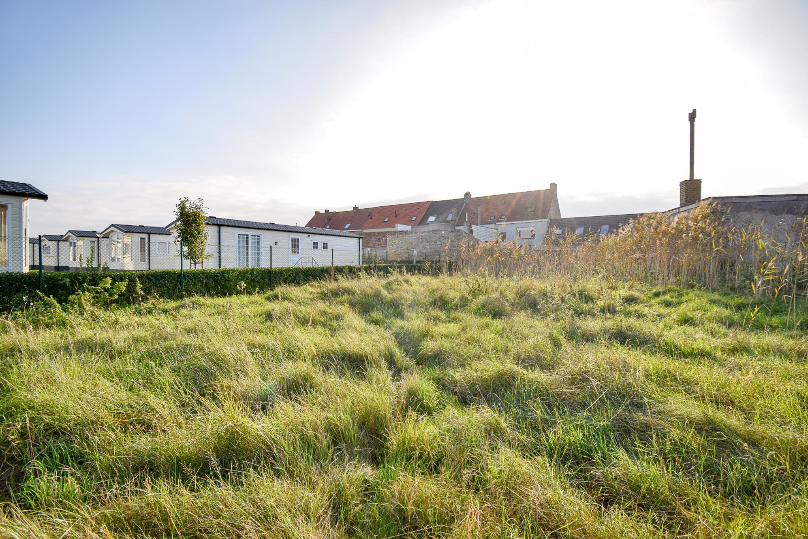 Ruim perceel bouwgrond op 990 m² langs verbindingsweg tussen Middelkerke &amp; Nieuwpoort 