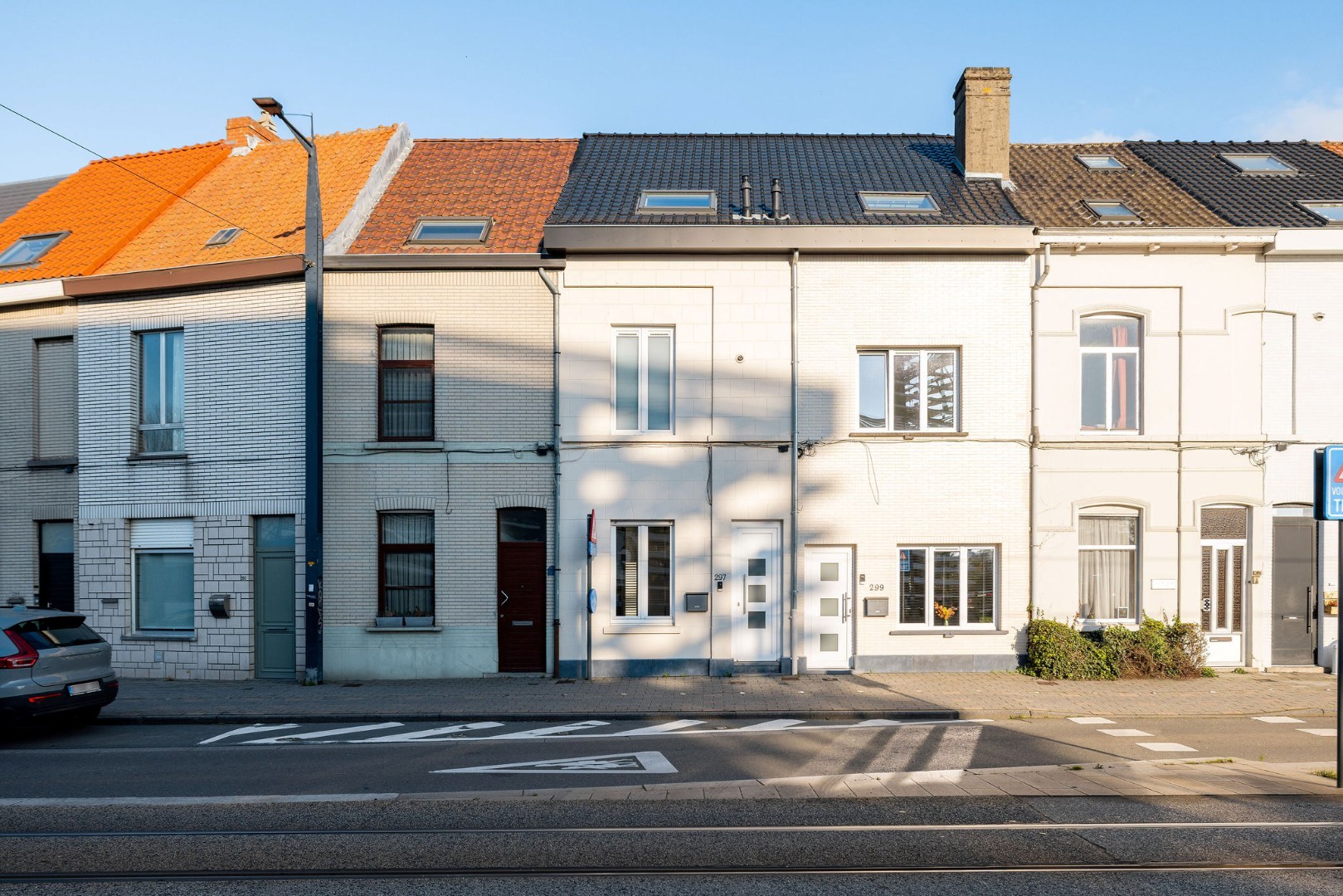 Volledig gerenoveerde stadswoning met flexibele indeling nabij Gent-Sint-Pieters 