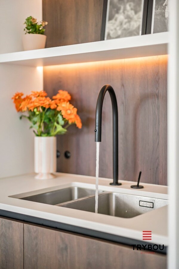 Rustig gelegen architecturaal pareltje op 1.751 m² te Houthulst. 