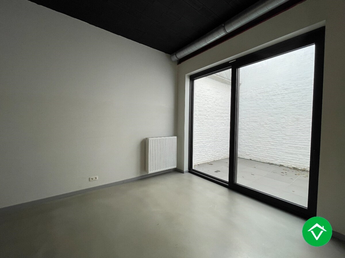 Centraal gelegen handelspand (129m²) in het centrum van Roeselare 