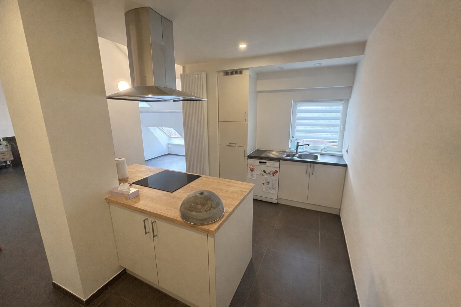 Dakappartement (120 m²!) met 2 slaapkamers, centrum Torhout 