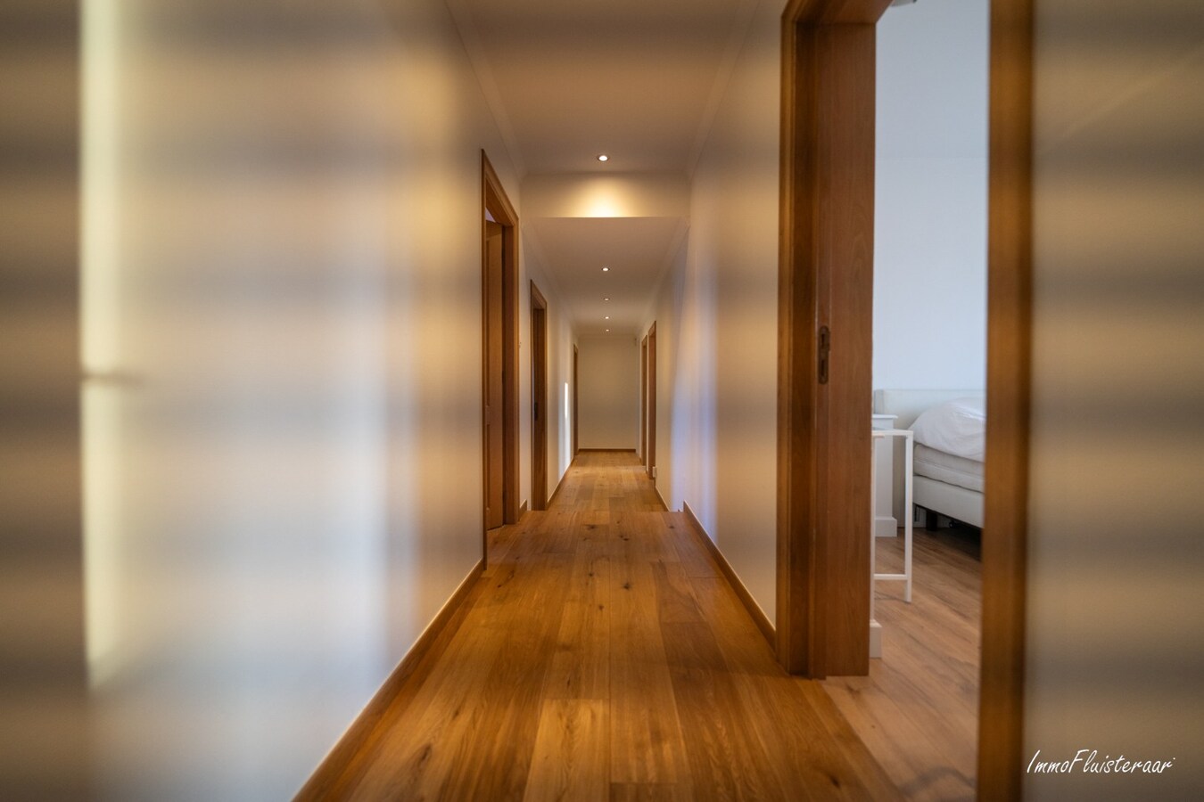 Karakteristieke villa met paardenaccommodatie op ca. 9.680 m2 te Tisselt (Willebroek) 