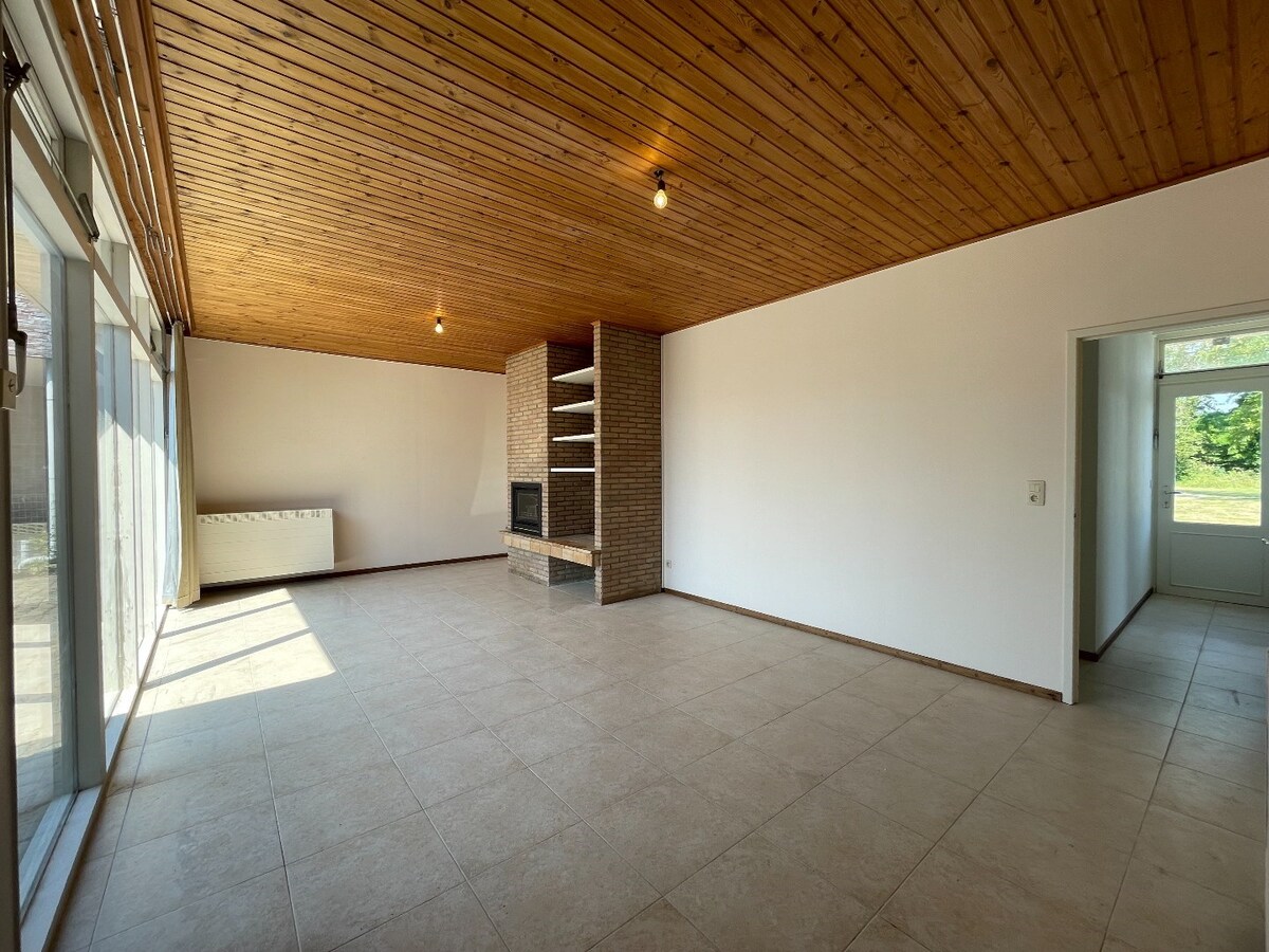 "Ruime open bebouwing met prachtige tuin in Lummen - 3 slaapkamers, bureauruimte en 1 badkamer" 