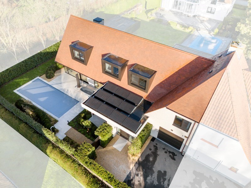 OPENDEURDAG Zaterdag 11/04  tussen 14u en 16u (Graaf Jansdijk 244) Prachtig vernieuwde koppelvilla rustig gelegen tussen Knokke centrum en Het Zoute met een perfecte Zuid-West oriëntatie. 