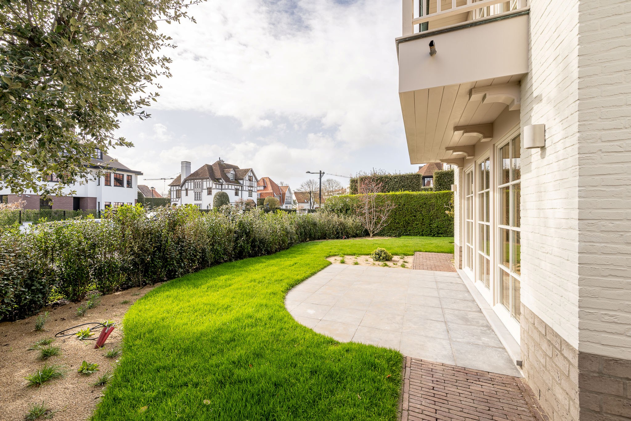 Prachtig gerenoveerde  halfopen woning op topligging nabij centrum, zee en strand 