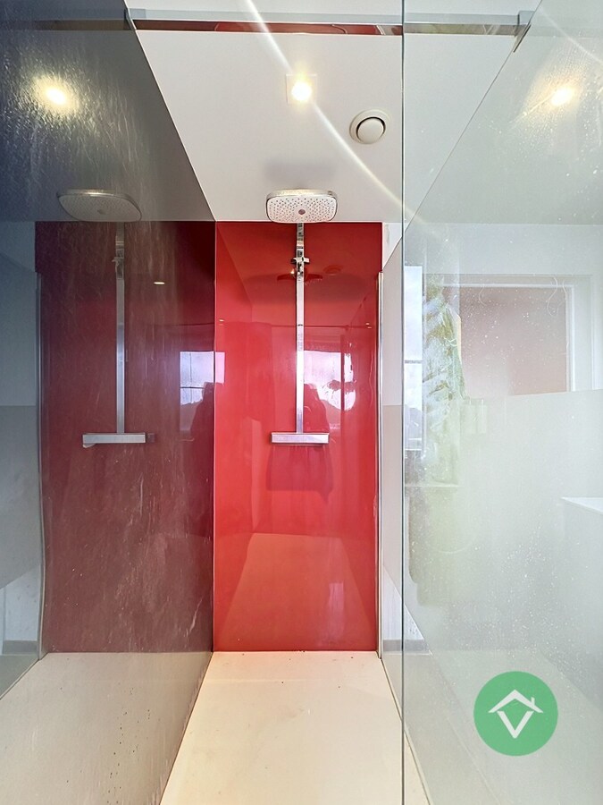 Lichtrijk appartement met garage en prachtig zicht op het park ’t Oosthof te Koekelare 