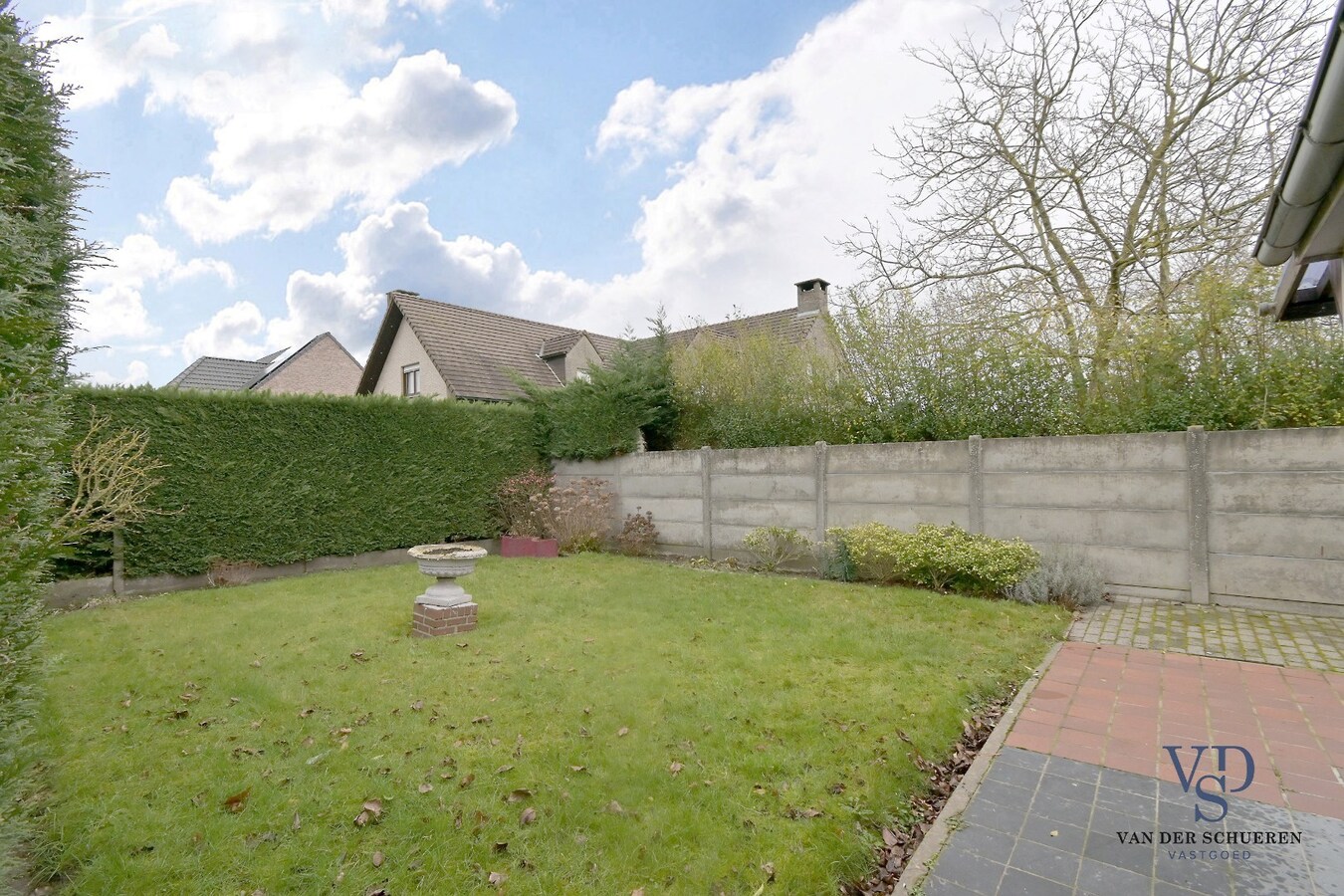 Te renoveren woning met centrale ligging 