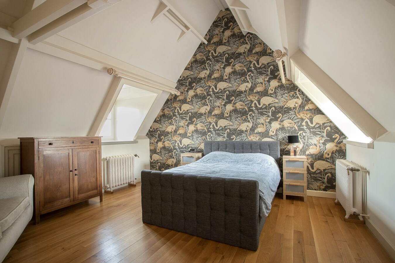 Riante vrijstaande villa met rieten dak gelegen op een perceel van 1.240 m2. 