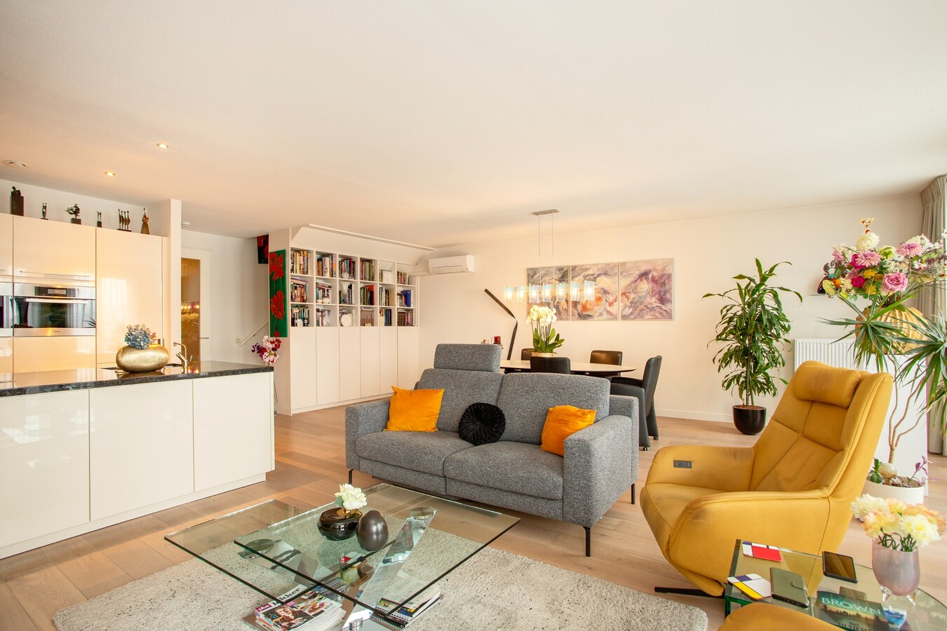 Wonen in het hart van Bladel, met ruimte, comfort en een royaal terras in misschien wel het mooiste appartement van Bladel. 