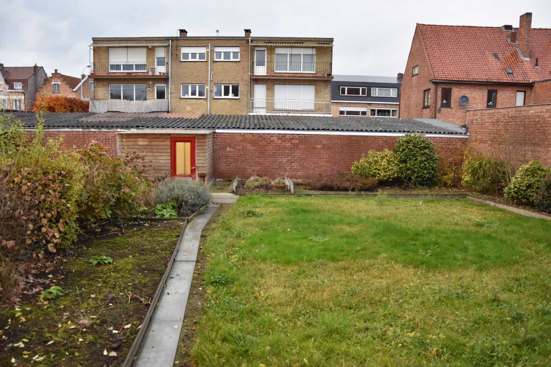 Instapklare HOB met garage en tuin 