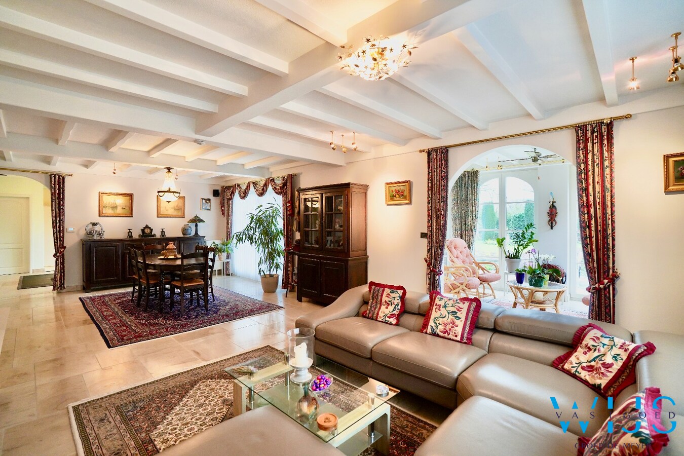 Instapklare open bebouwing met prachtige tuin op 1.220 m² in rustige woonwijk 