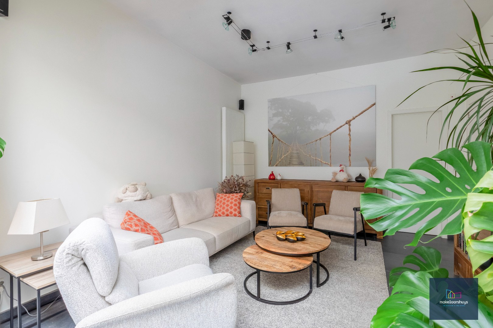 VERKOCHT ! Instapklare energiezuinige handelswoning met tuin en garage 